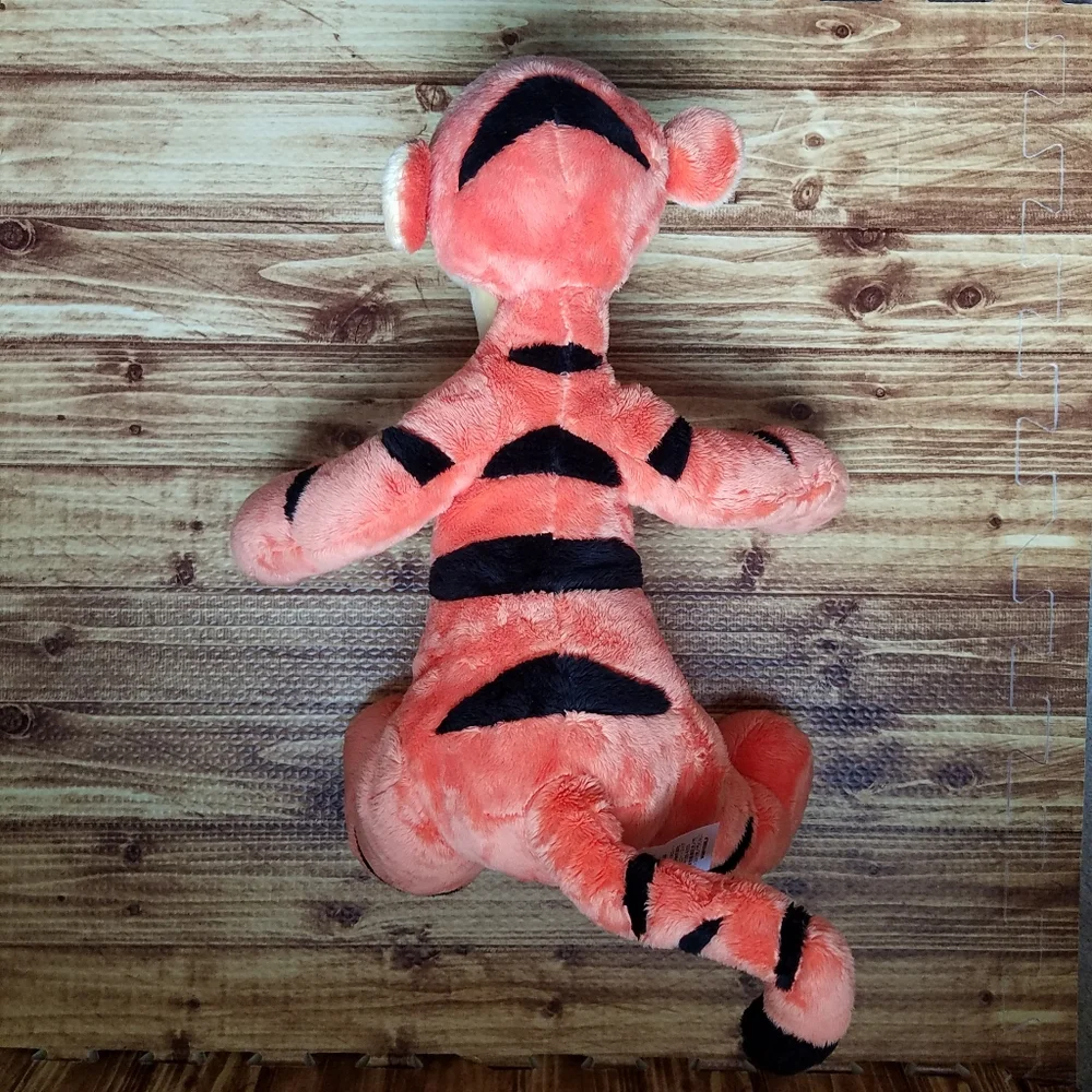Disney Store Tigger Plush Tiger Winnie The Pooh 17 Inch Stuffed Animal